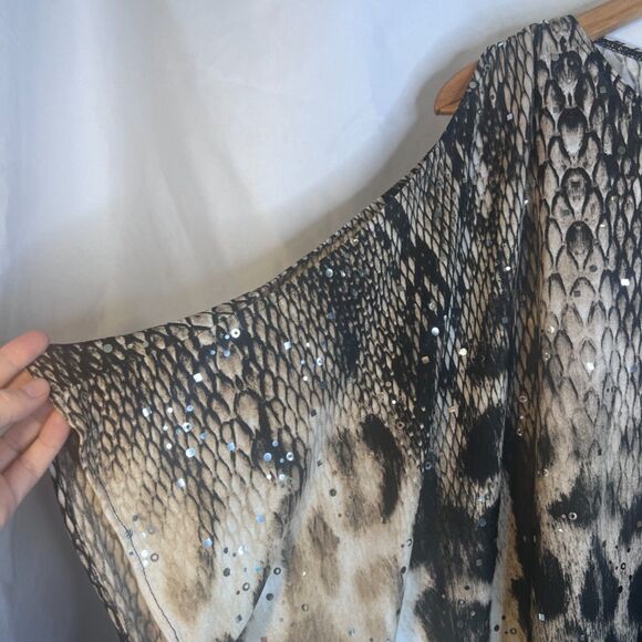 Frank Lyman Sequin Animal Print Poncho Blouse Cut Out Shoulder Bold Safari SZ XL - Picture 4 of 9